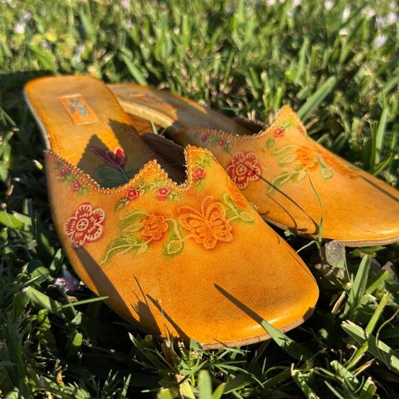 Miz Mooz Tooled Hand-Painted Leather Mules Boho Slip-On Round Toe EU 38 / 7.5–8 - Picture 14 of 16